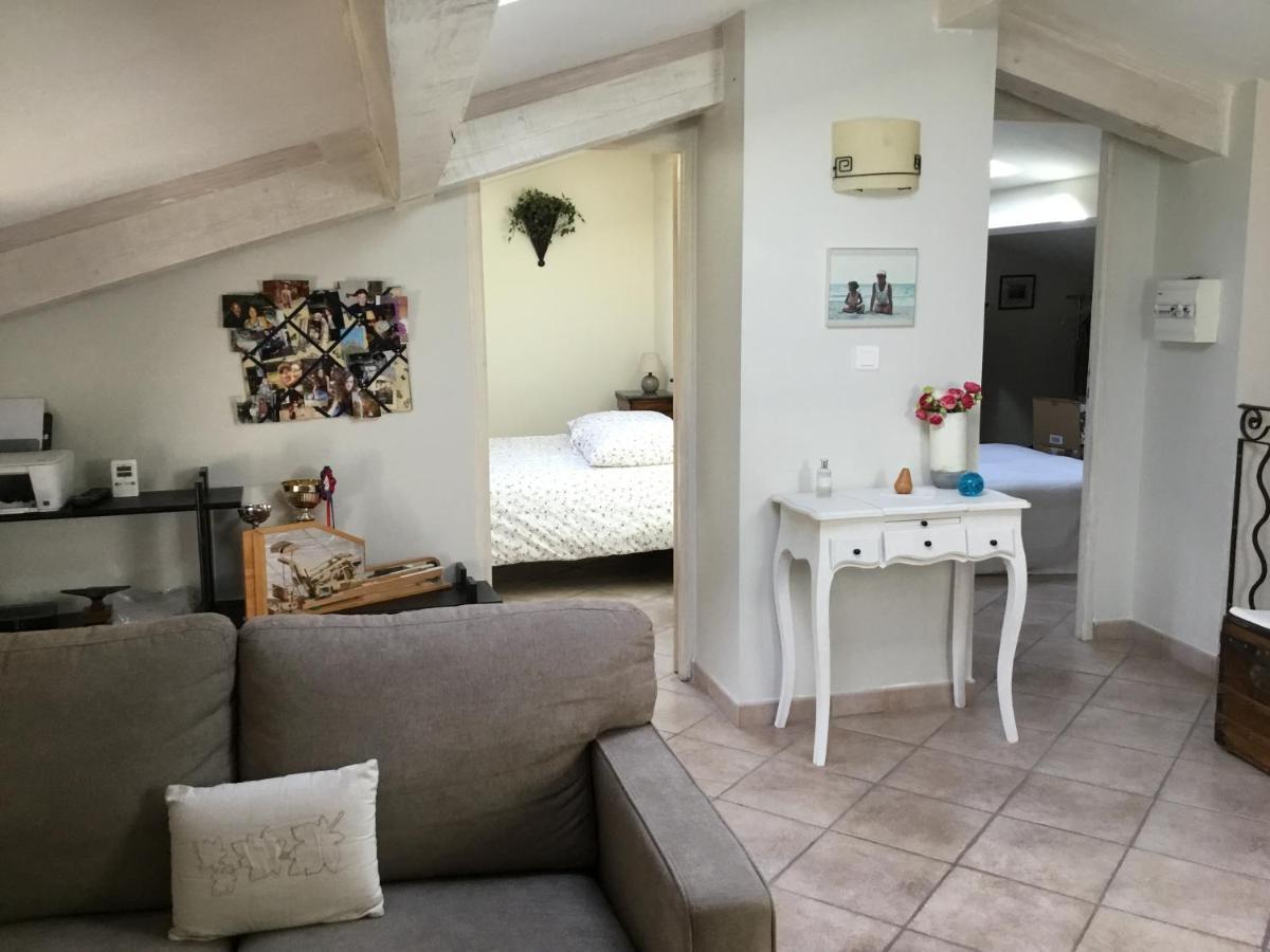 Les Lauriers Bed & Breakfast Camps-la-Source ภายนอก รูปภาพ
